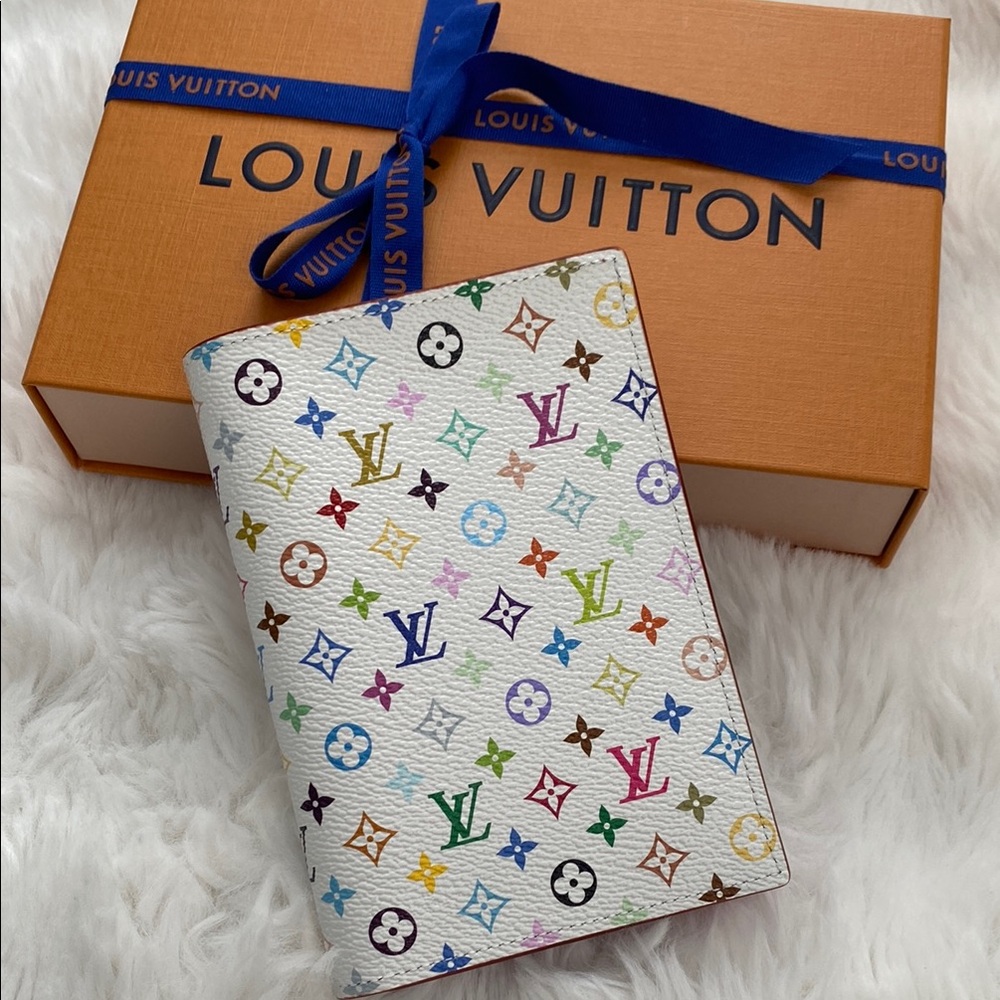 🍒SOLD🍒. Louis Vuitton White Multicolor Monogram Passport Cover